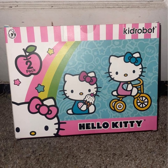 Kidrobot Hello Kitty Vinyl Figures - Bicycle and Ice Cream Set - Picture 4 of 9